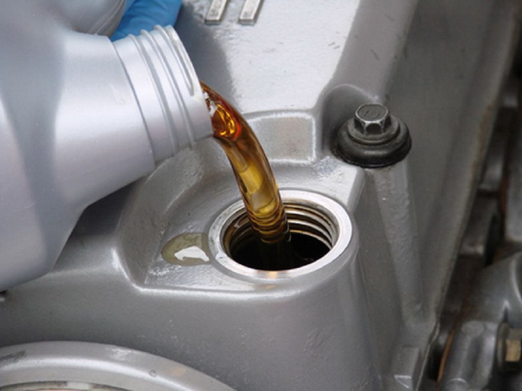 Ưu Điểm Vượt Trội Của Dầu Nhớt Bán Tổng Hợp